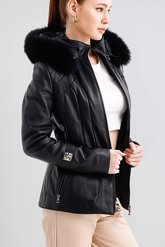 Ursula Hakiki Deri Kadın Siyah Kürklü Kapüşonlu Mont